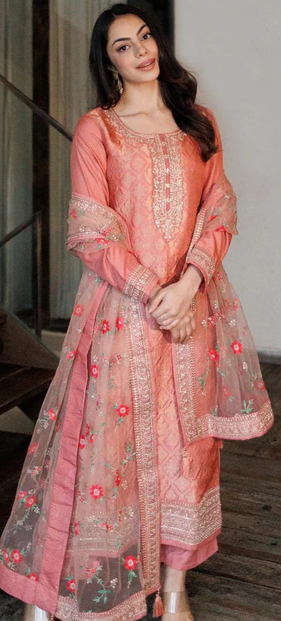 Women Peach-Coloured Floral Kurta with Trousers & Dupatta - Image 2